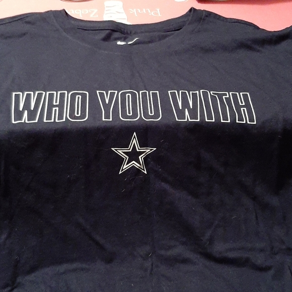 Nike tee - Picture 1 of 3